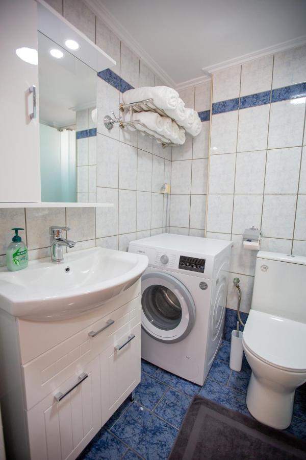 Poly'S Charming Home - City Center & Near The Beach 2Bedroom Apartment نافبكْتوس المظهر الخارجي الصورة