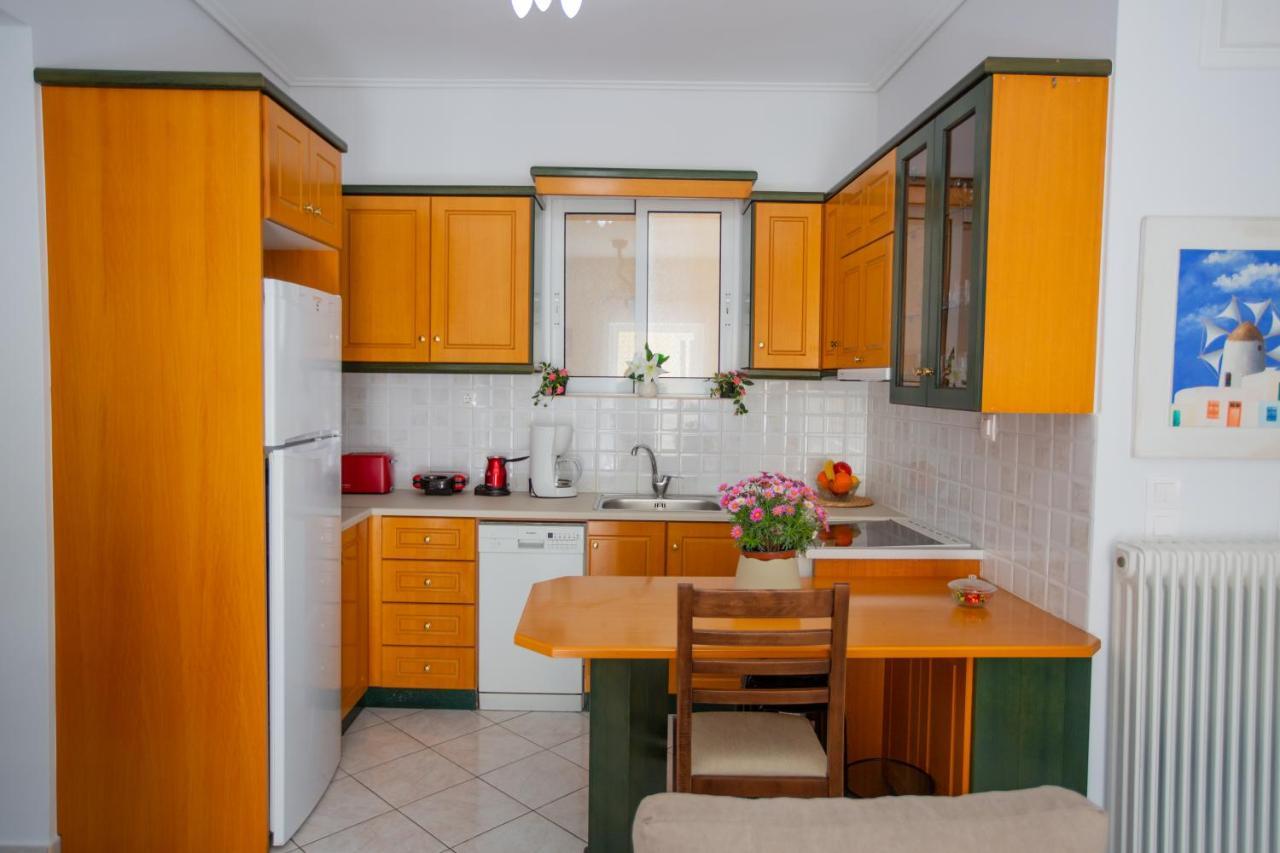 Poly'S Charming Home - City Center & Near The Beach 2Bedroom Apartment نافبكْتوس المظهر الخارجي الصورة